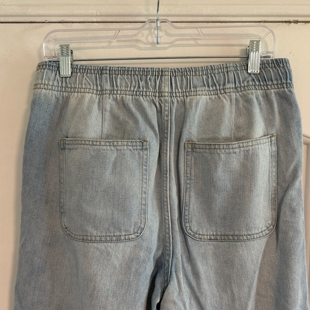 GAP Denim High-Rise Wide-Leg Jeans - Light Blue Wash - Picture 4 of 5